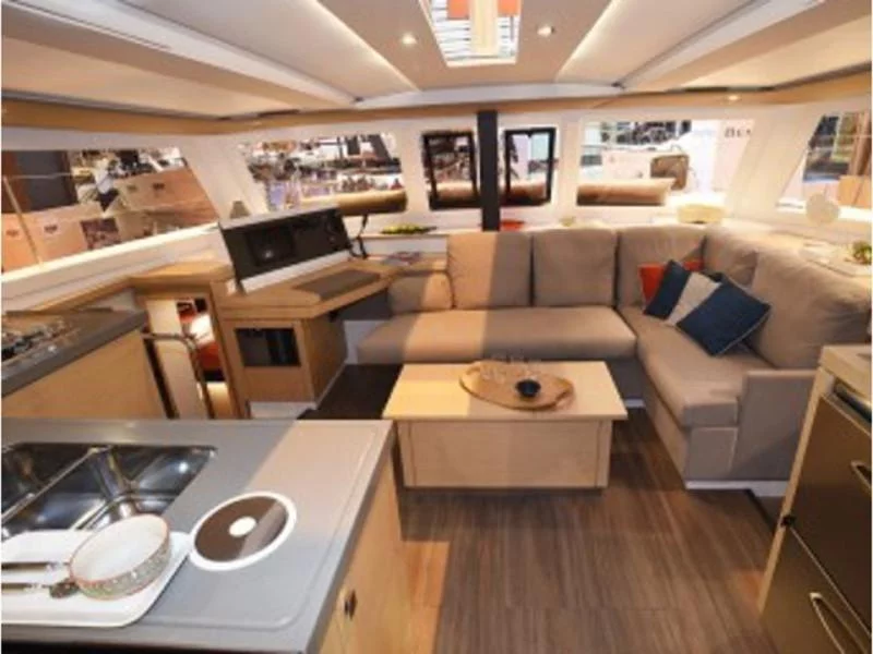 Lucia 40 (Marlea) Interior image - 2