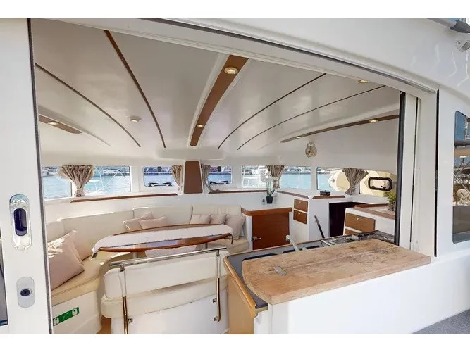 Lagoon 380 (Why Knot) Interior image - 10