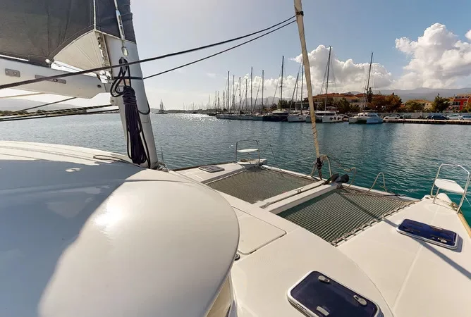 Lagoon 380 (Why Knot)  - 9