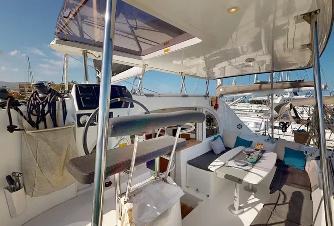 Lagoon 380 (Why Knot)  - 2