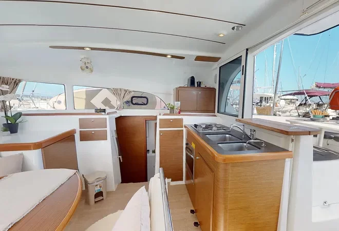 Lagoon 380 (Why Knot)  - 8