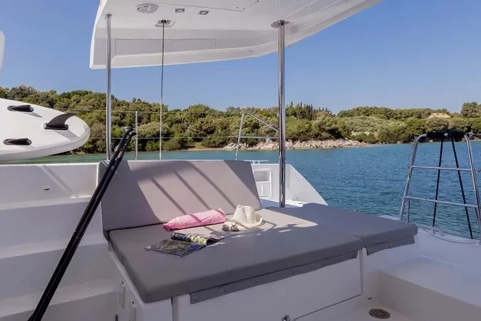 Lagoon 450 Fly (Gin Tonic)  - 3