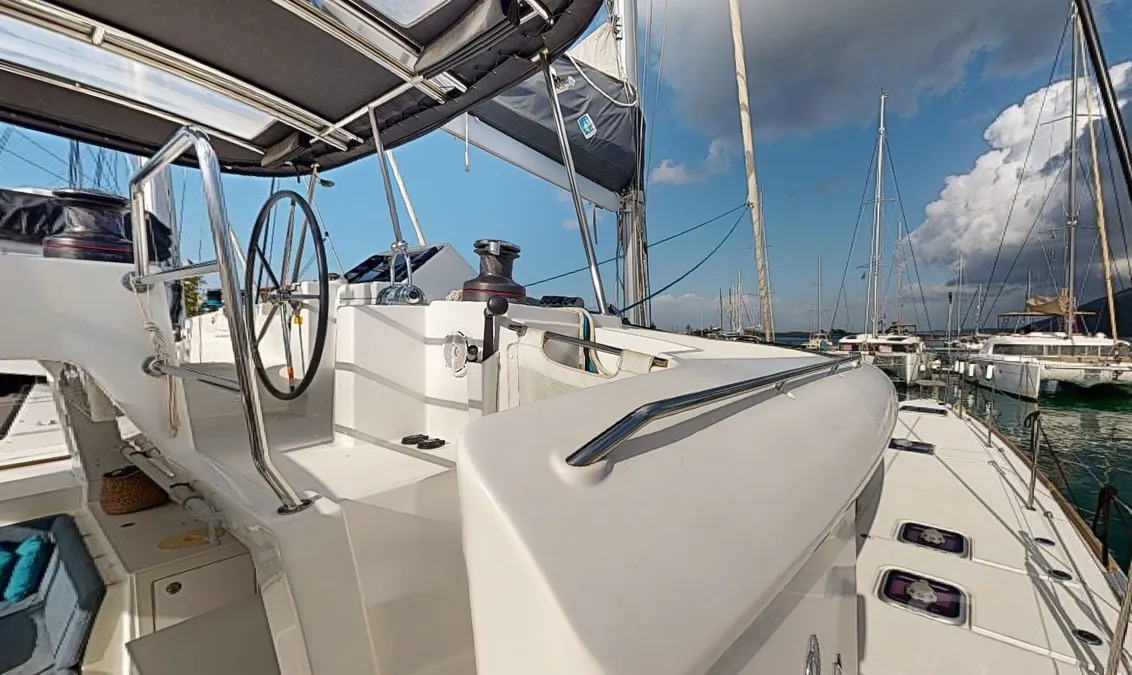 Photo #3 - Lagoon 450 Fly (Zacapa) in Lefkada - 63927