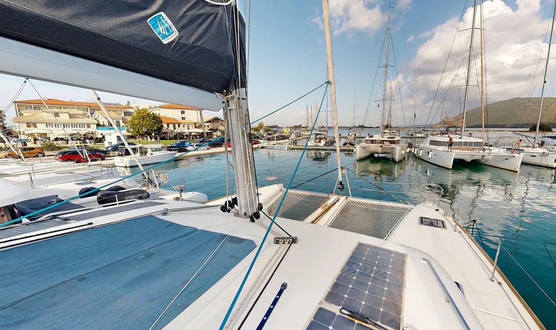 Photo #4 - Lagoon 450 Fly (Zacapa) in Lefkada - 63927