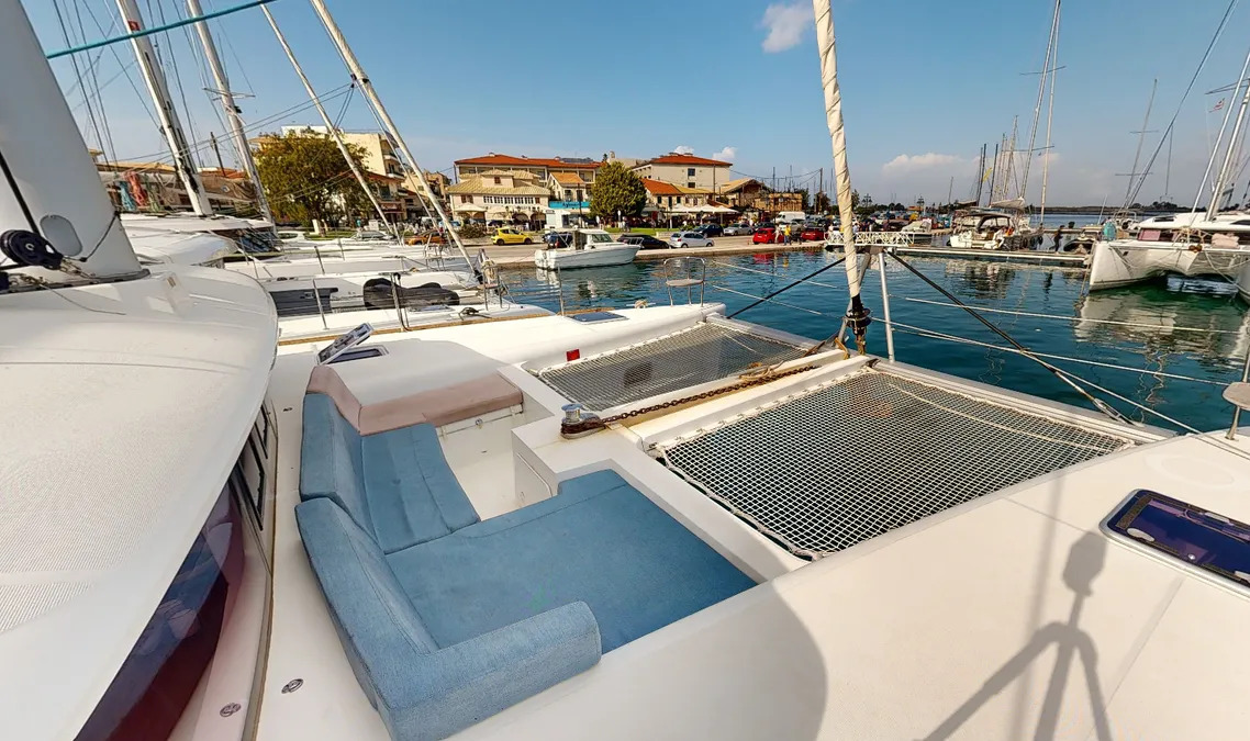Photo #18 - Lagoon 450 Fly (Zacapa) in Lefkada - 63927