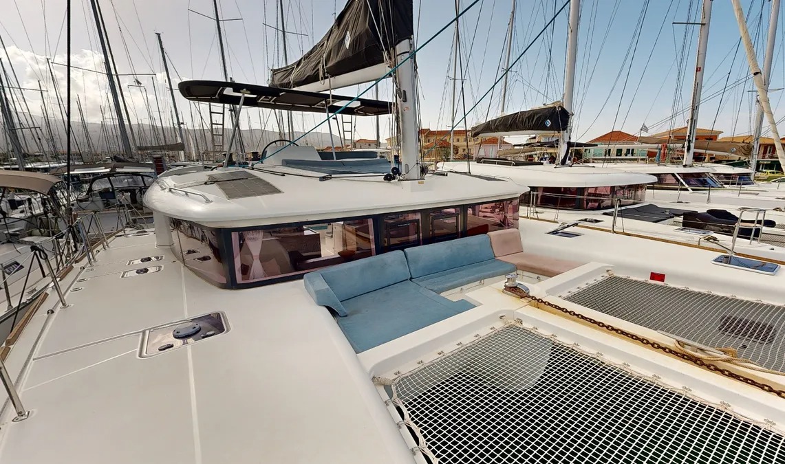 Photo #9 - Lagoon 450 Fly (Zacapa) in Lefkada - 63927