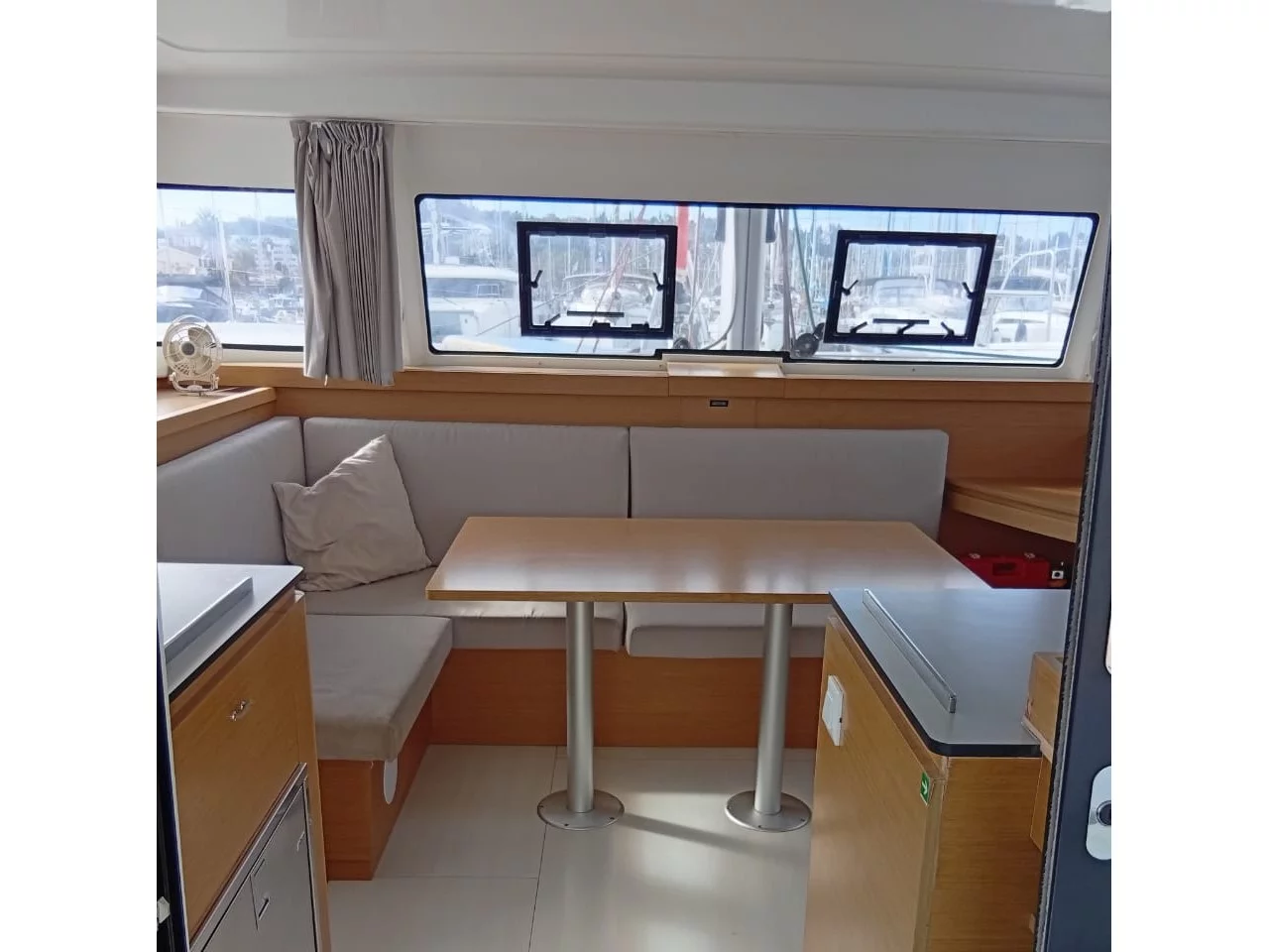 Excess 11 (Amare II) Interior image - 37