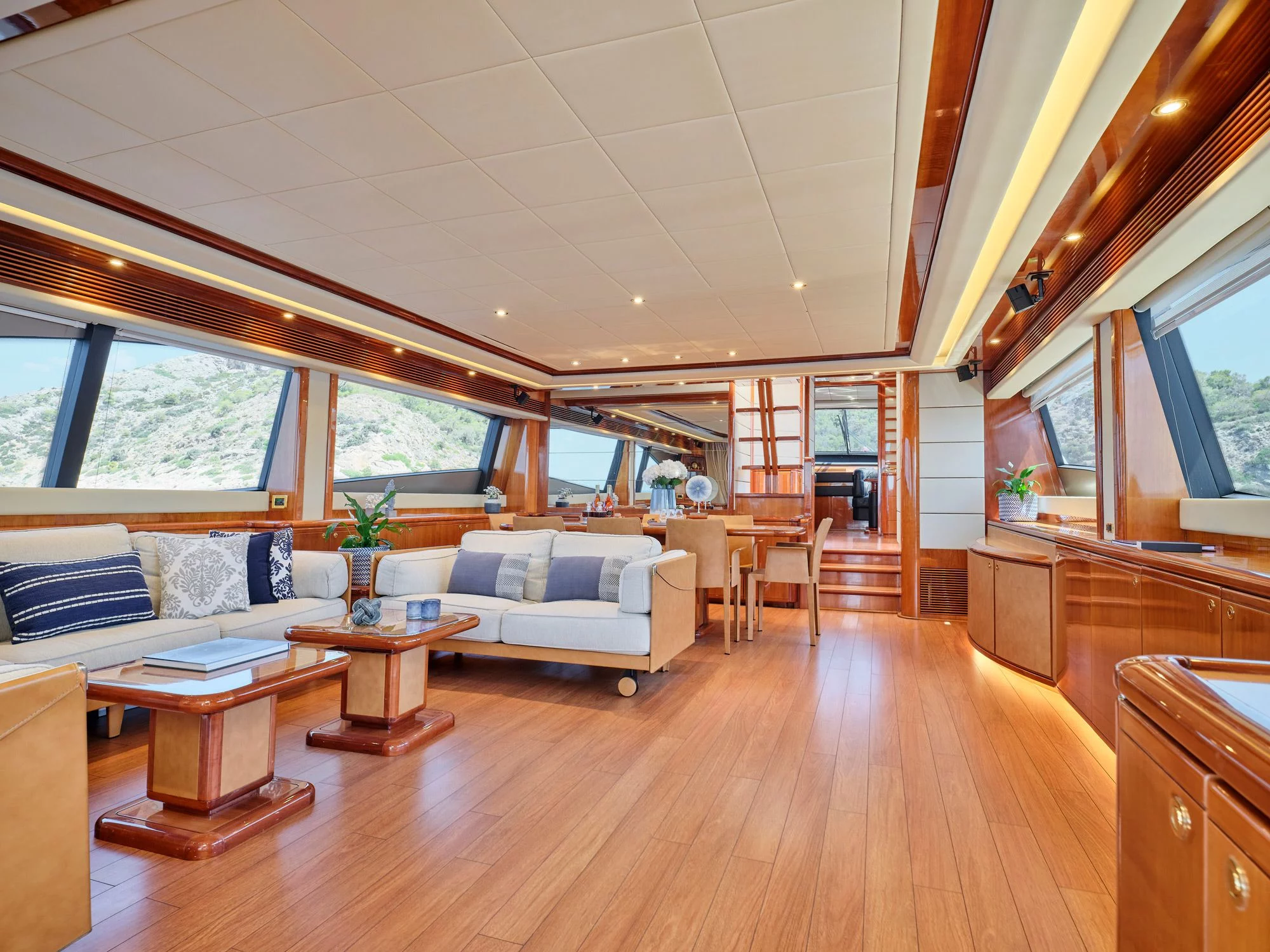 Ferretti 880 (ESTIA YI) Interior image - 12