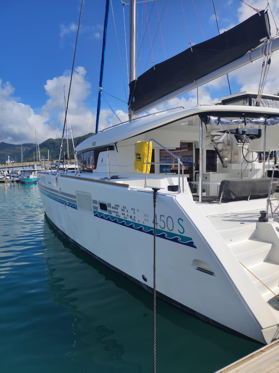 Lagoon 450 SporTop — photo 13