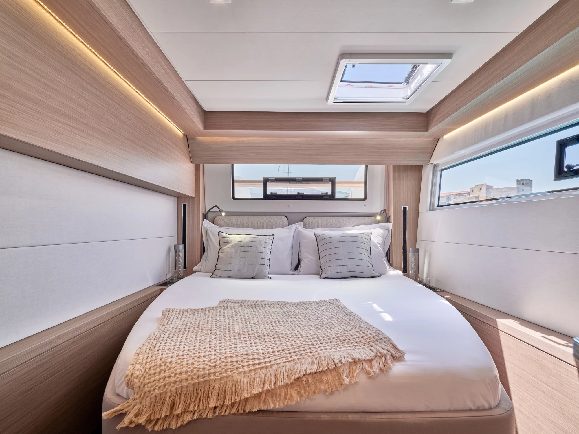 Lagoon 51 (Babalu) Interior image - 12
