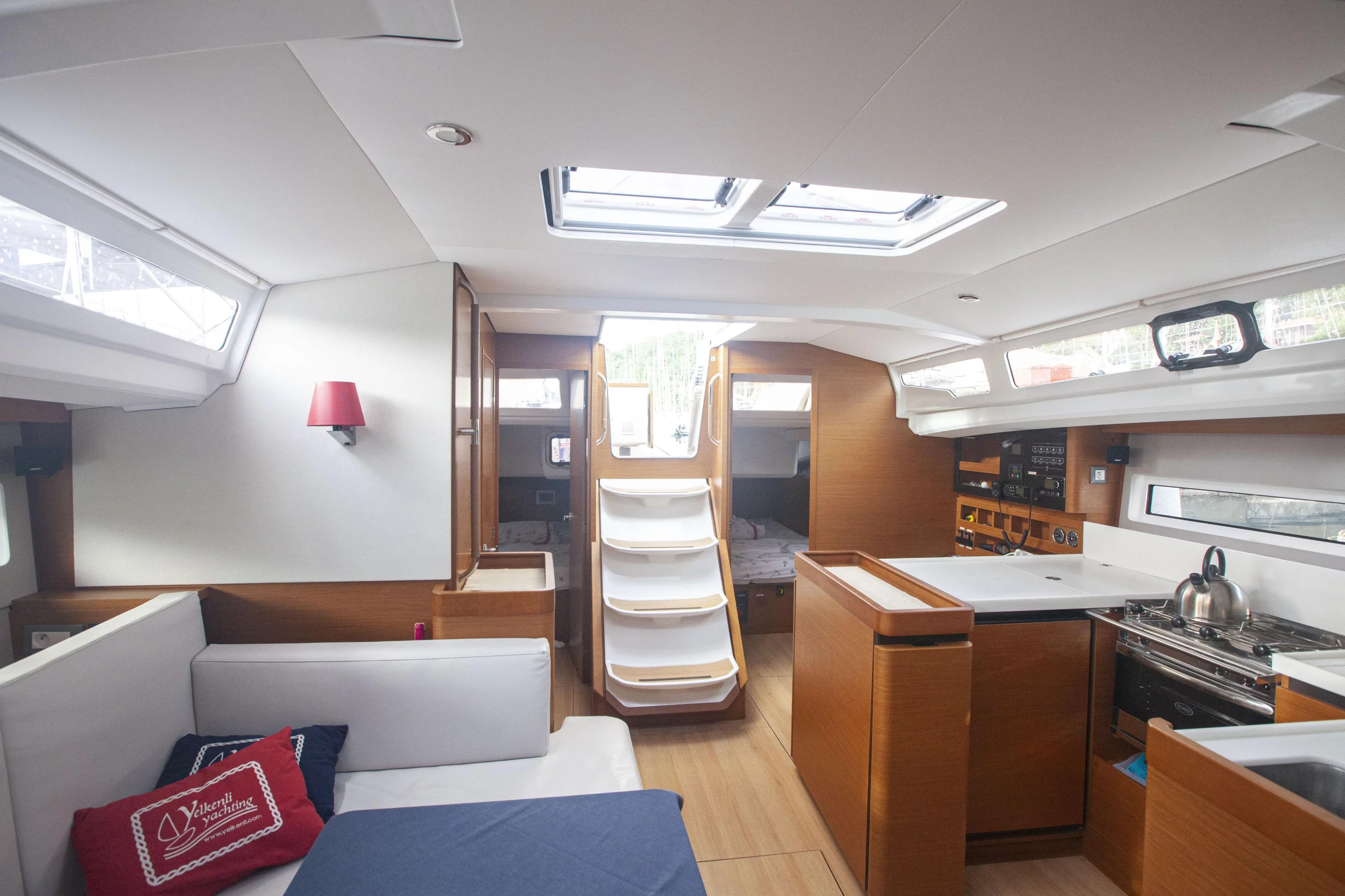 Sun Odyssey 440 (Celtic Breeze) Saloon - 6