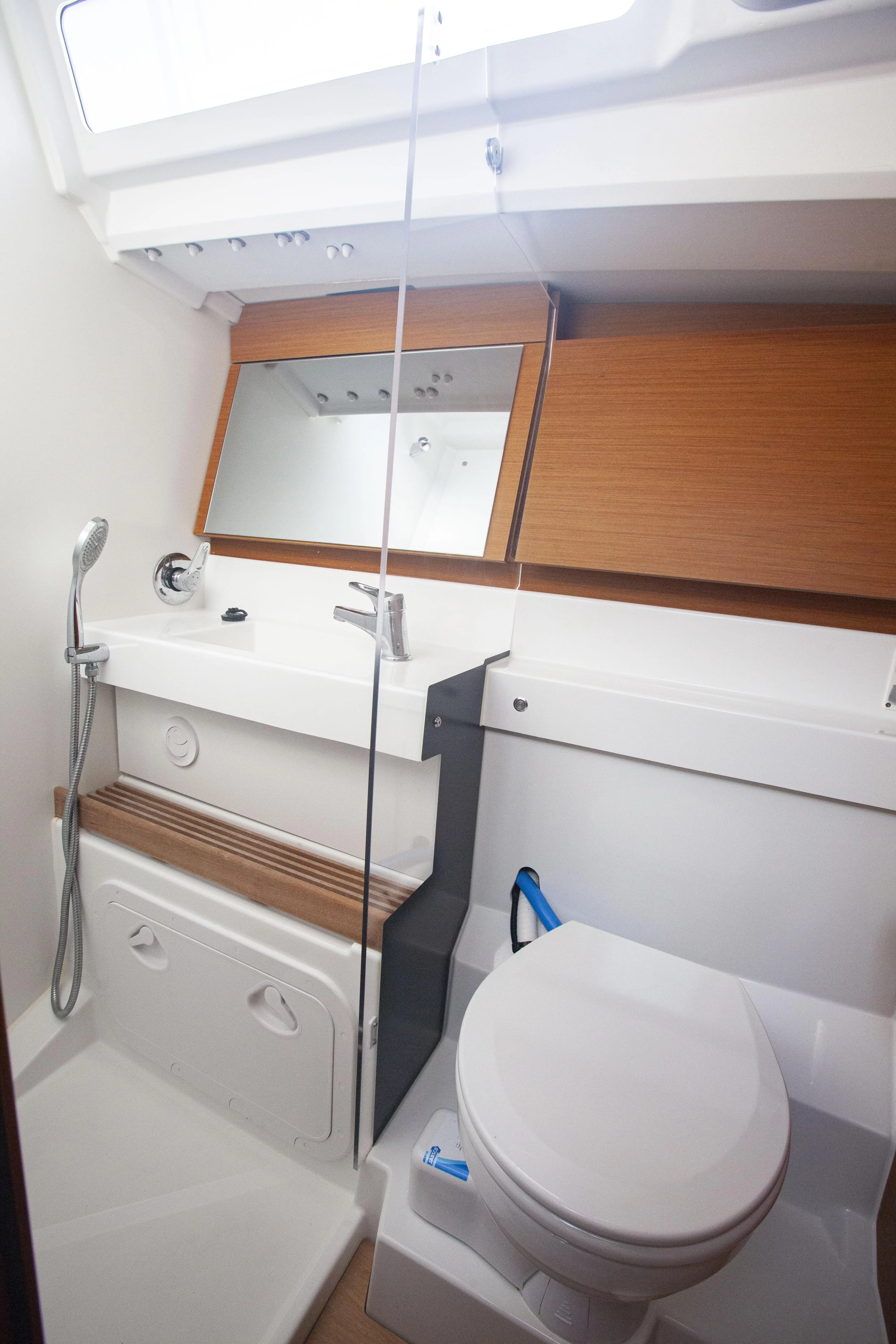 Sun Odyssey 440 (Celtic Breeze) Aft WC - 5
