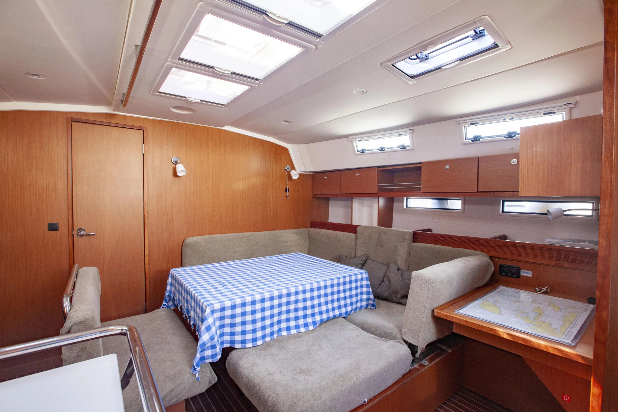 Bavaria 45 Cruiser (IBulut) Saloon - 5