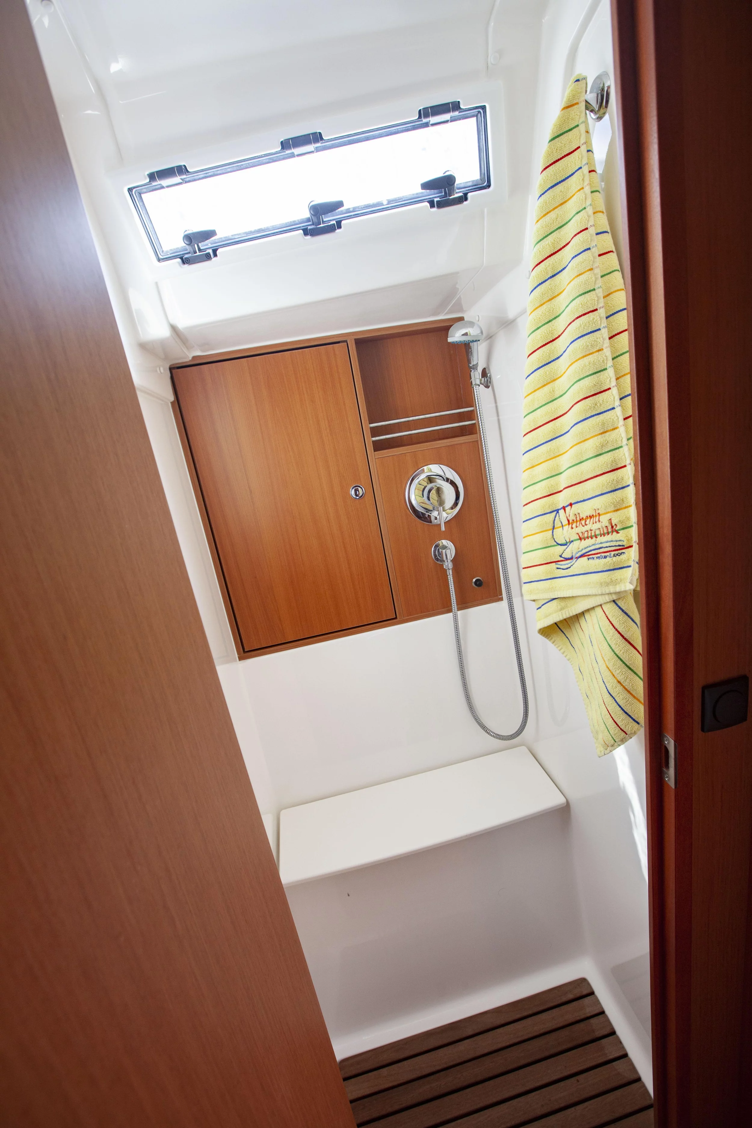 Bavaria 45 Cruiser (IBulut) Front Shower - 11