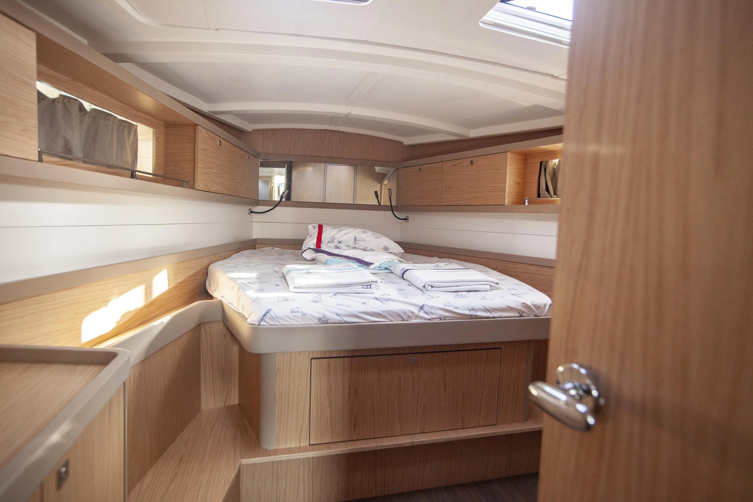 Oceanis 45 (Hande) Front Cabin - 14