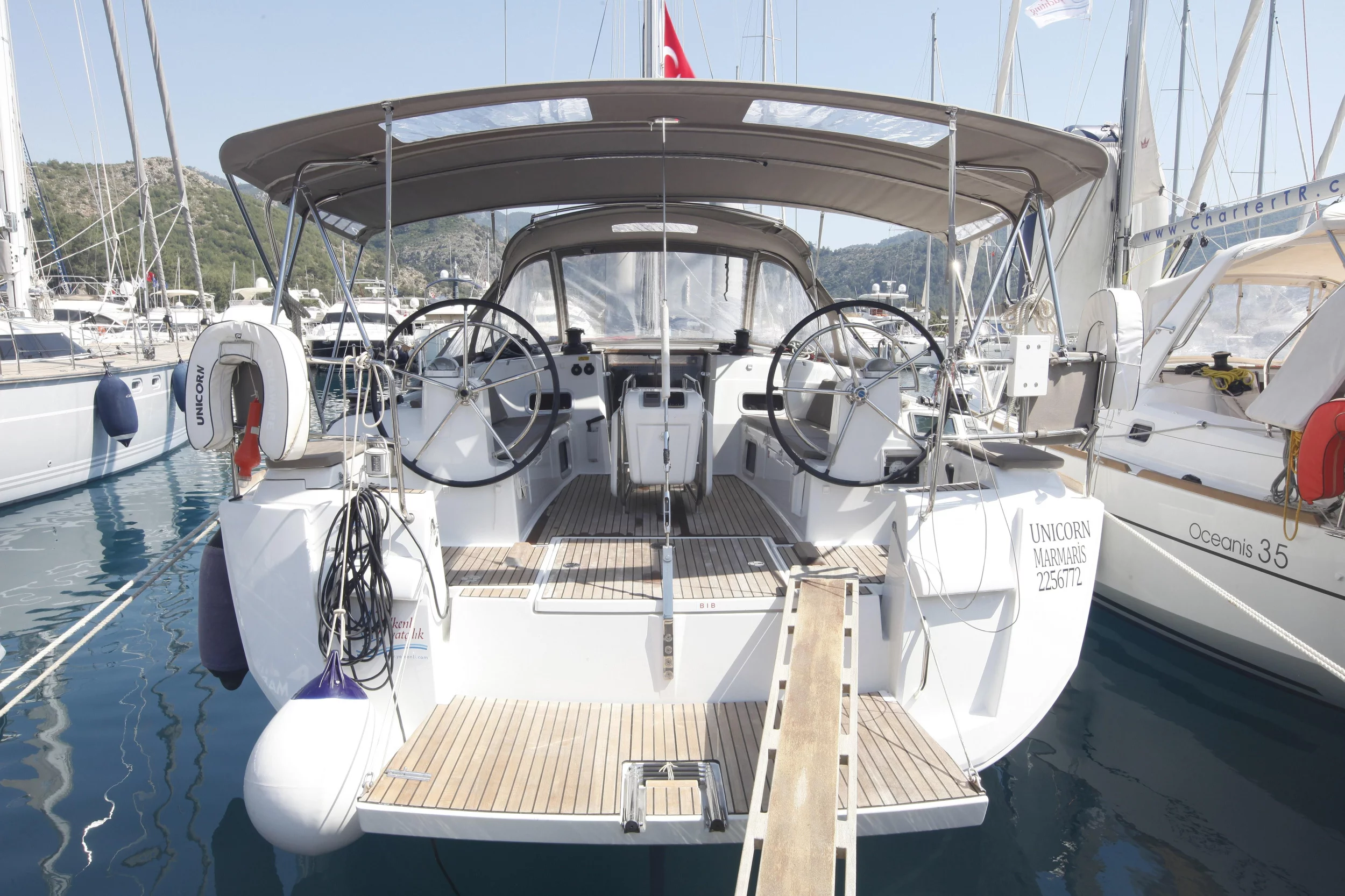 Sun Odyssey 479 (Unicorn) Transom - 12