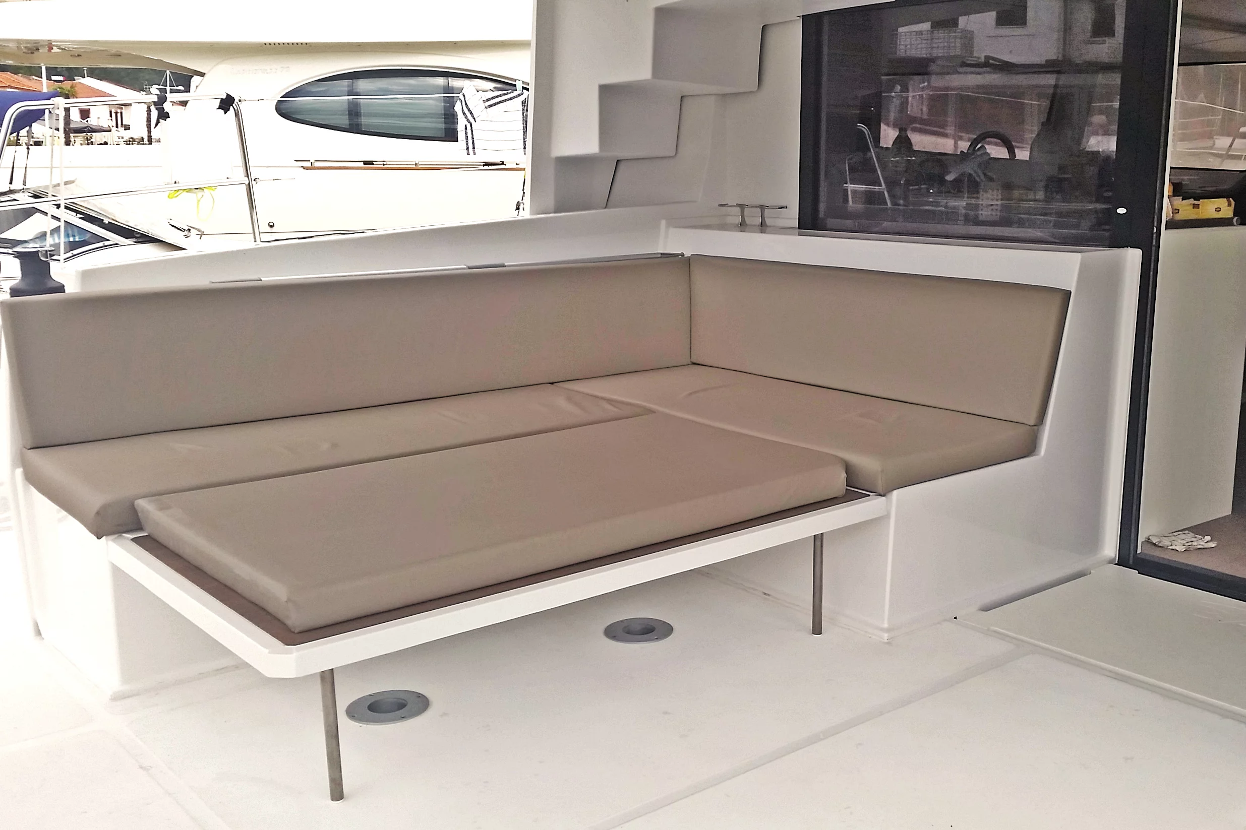 Bali 4.5 (LeAndra) Cockpit Bed - 3