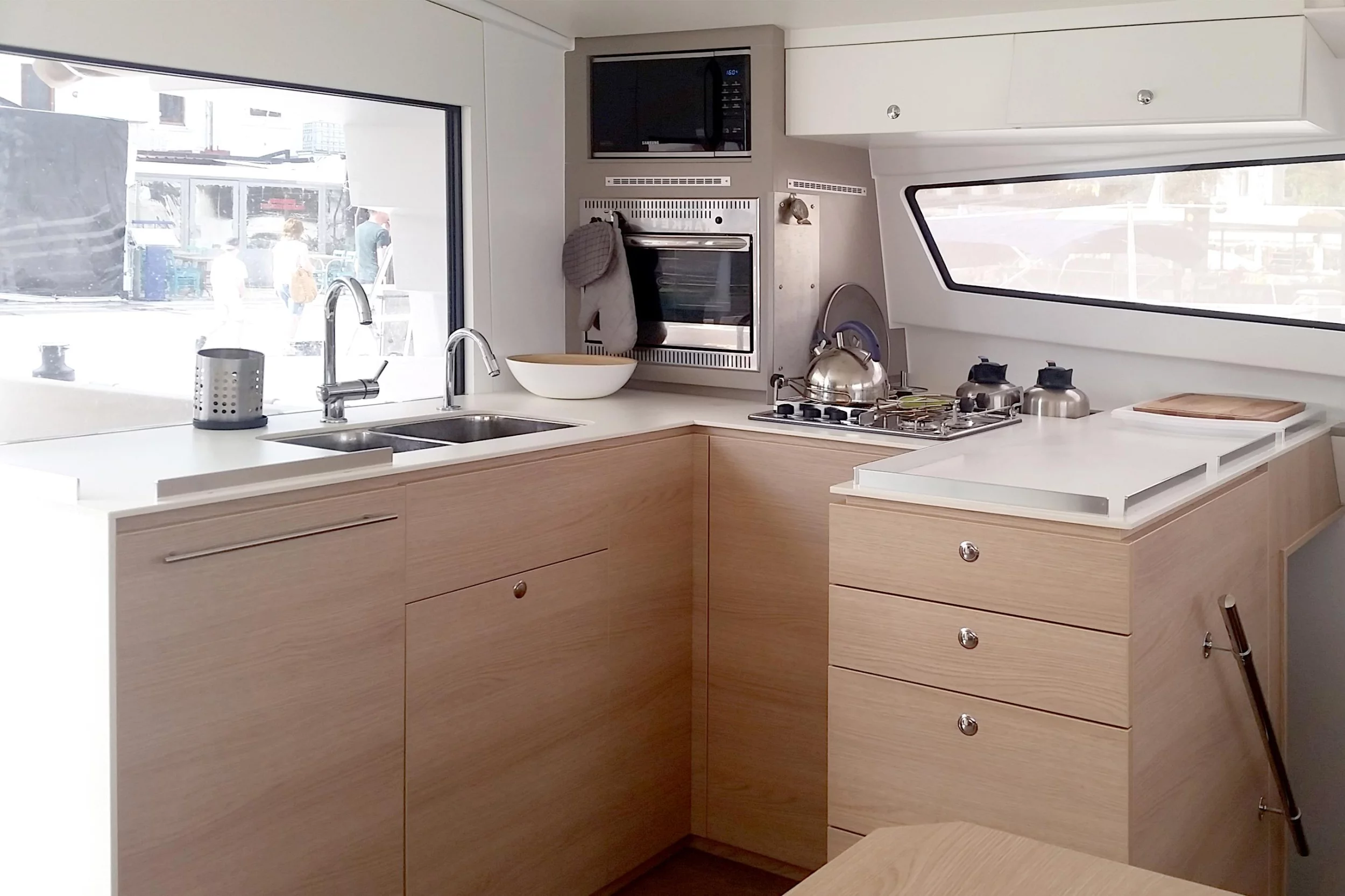 Bali 4.5 (LeAndra) Galley - 6
