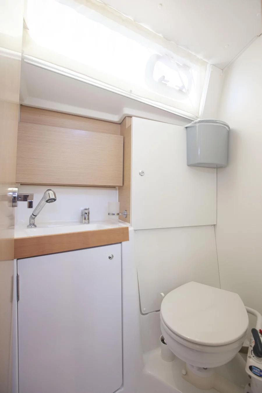 Oceanis 38 (Vientos) WC - 15