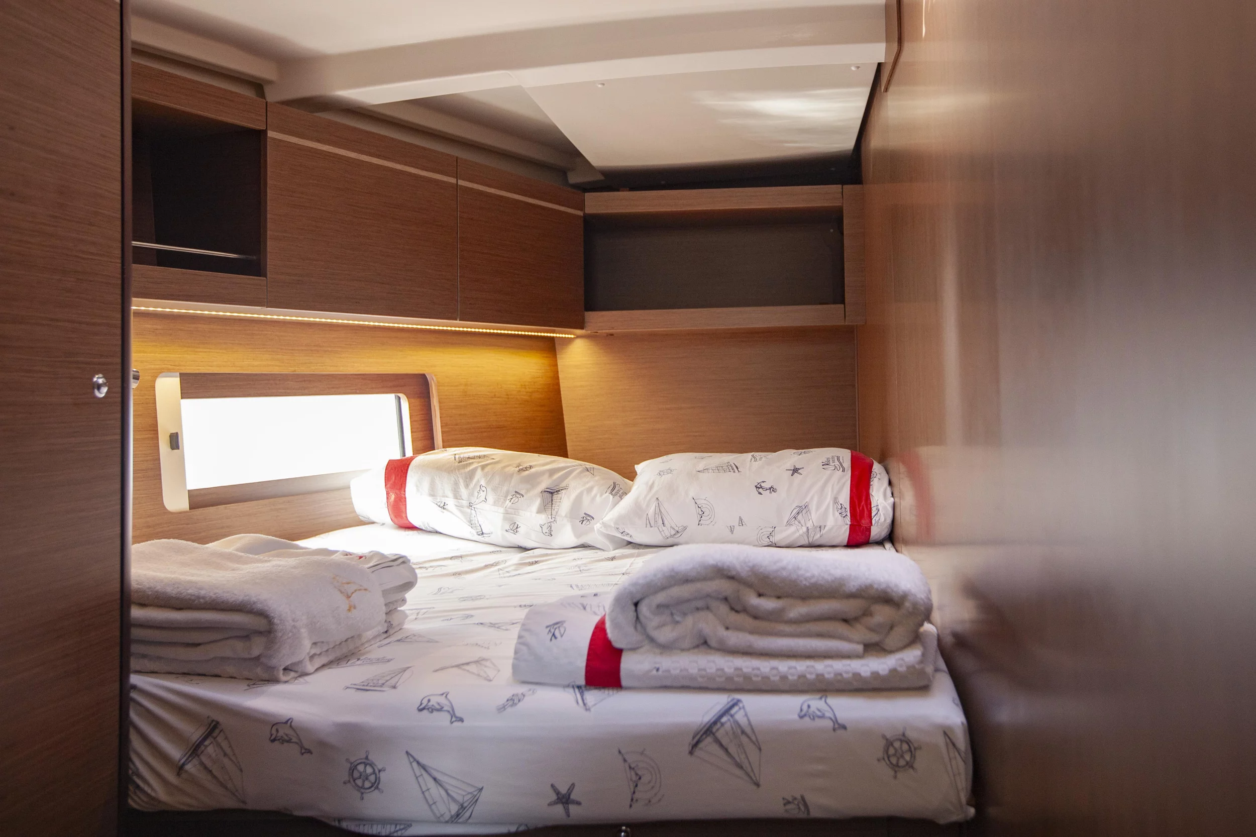 Oceanis 46.1 (BreezY) Front Cabin (port side) - 7
