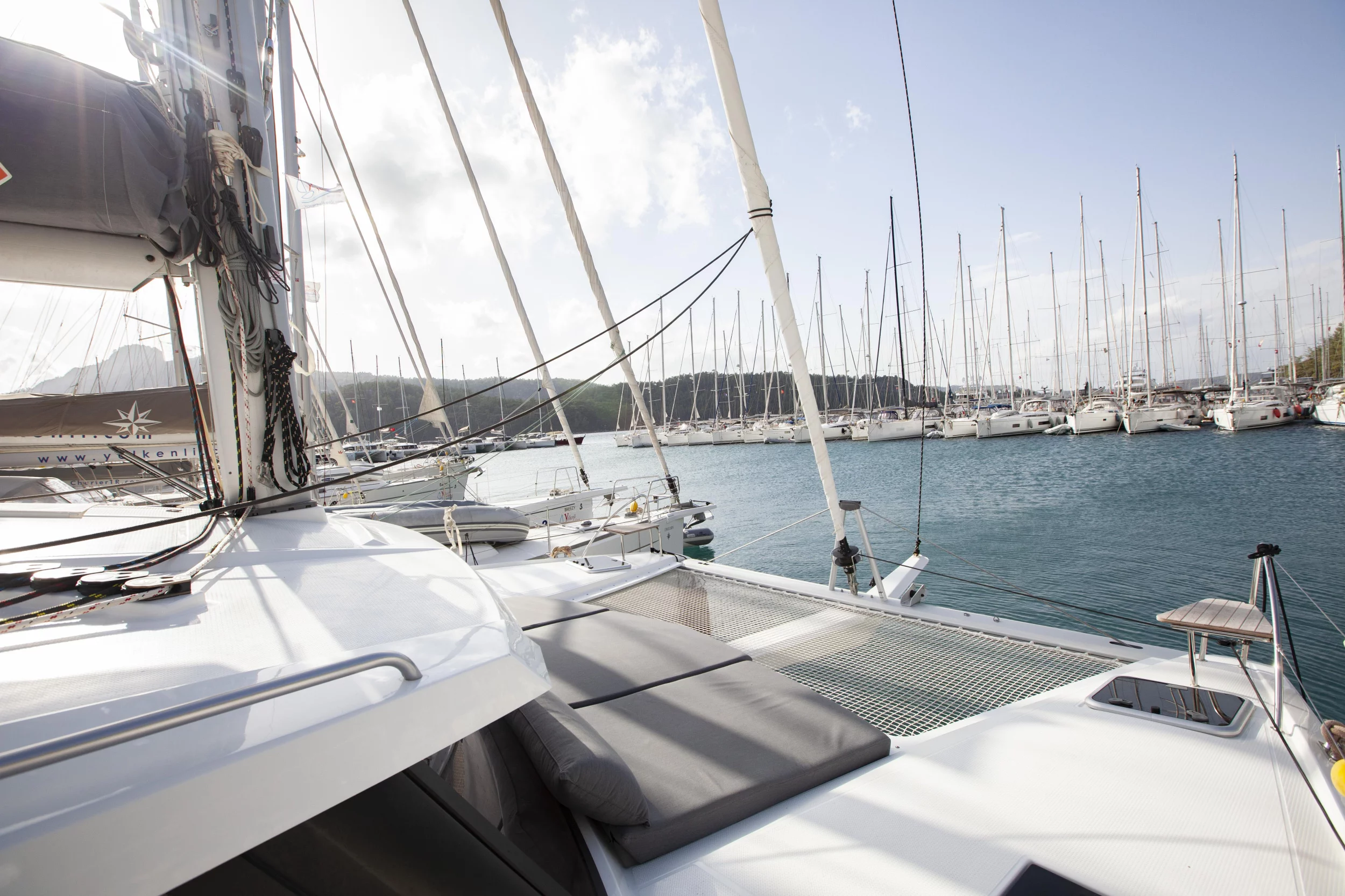 Isla 40 (Serenita) Front Deck - 18