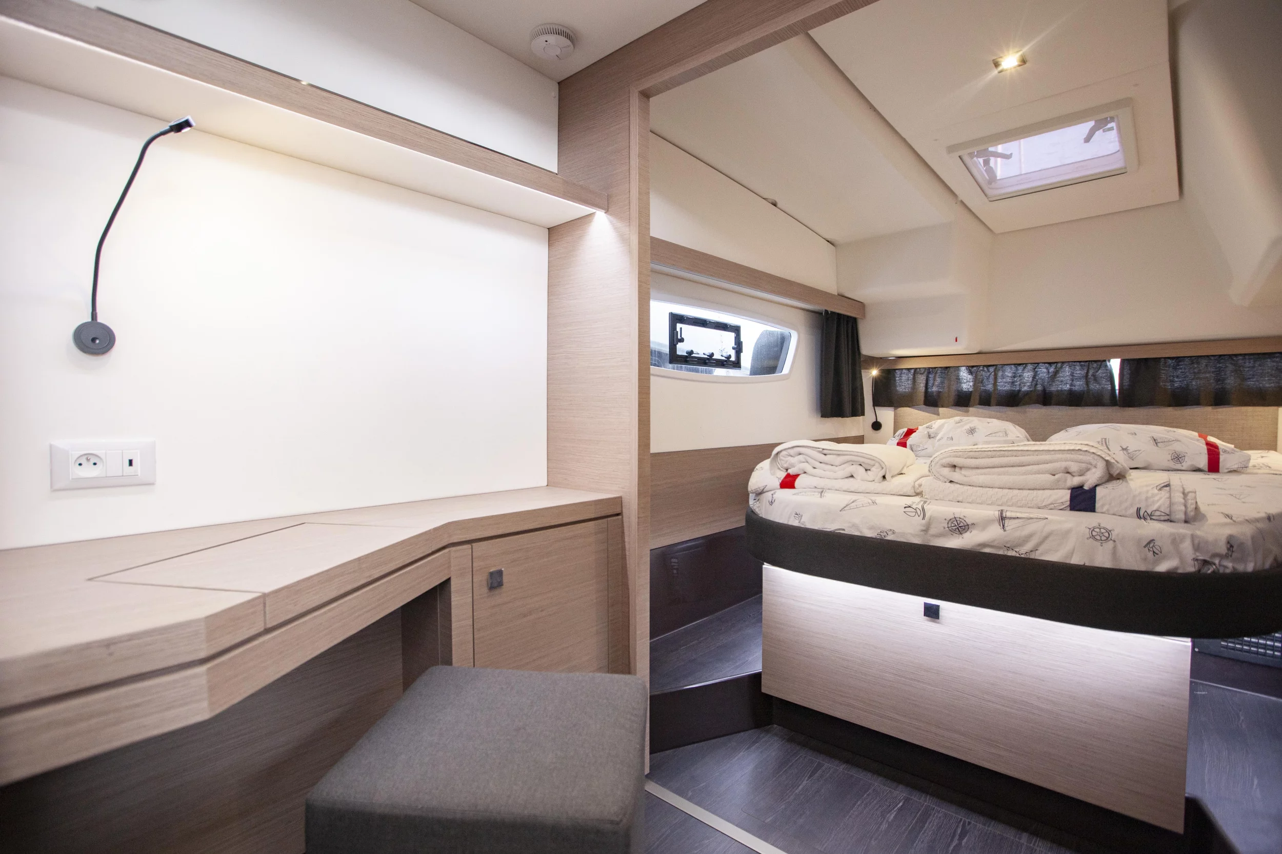 Isla 40 (Serenita) Cabin (starboard side) - 10