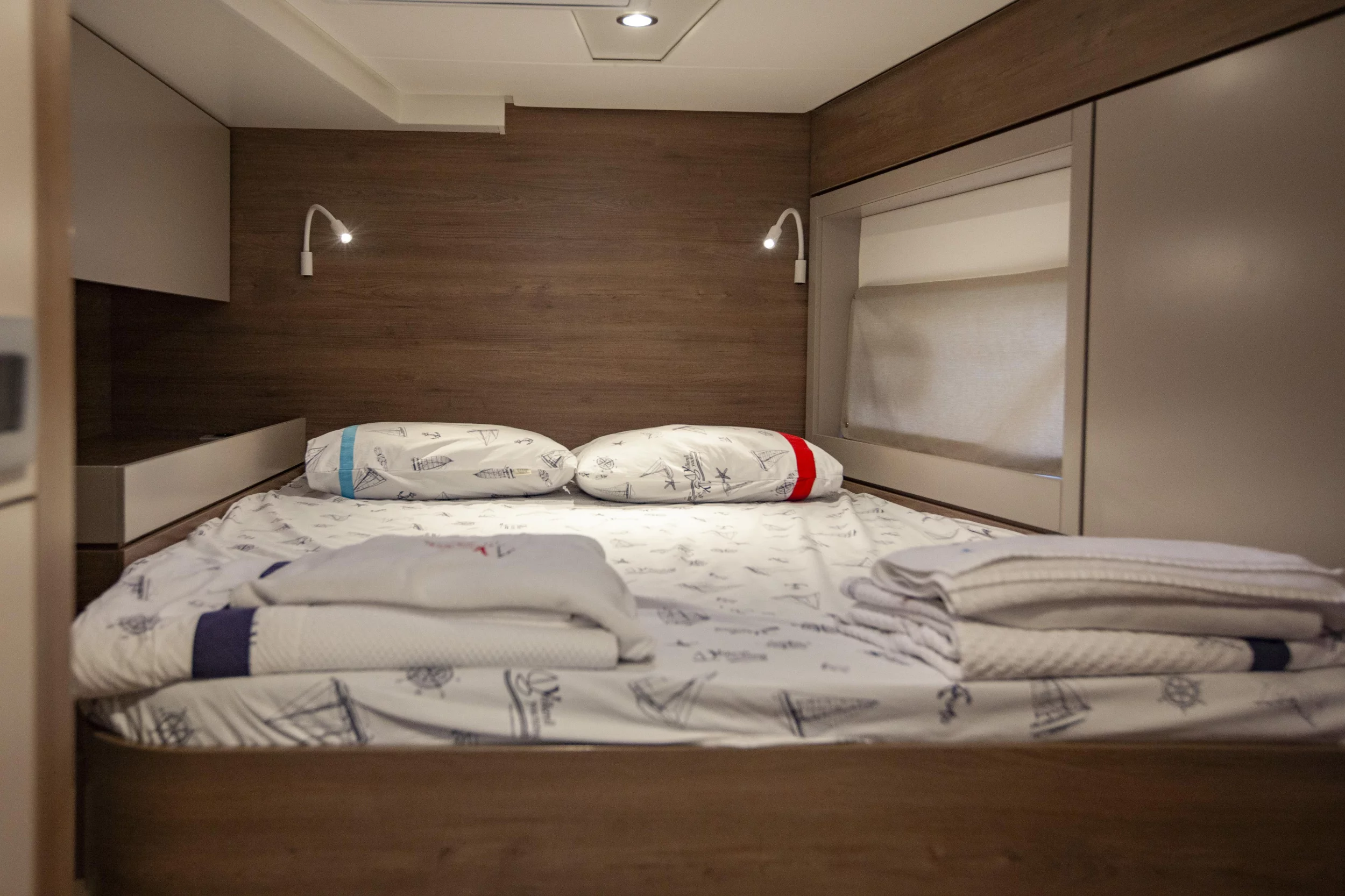 Bali 4.6 (Rhapsody in Blue) Front Cabin (starboard side) - 6