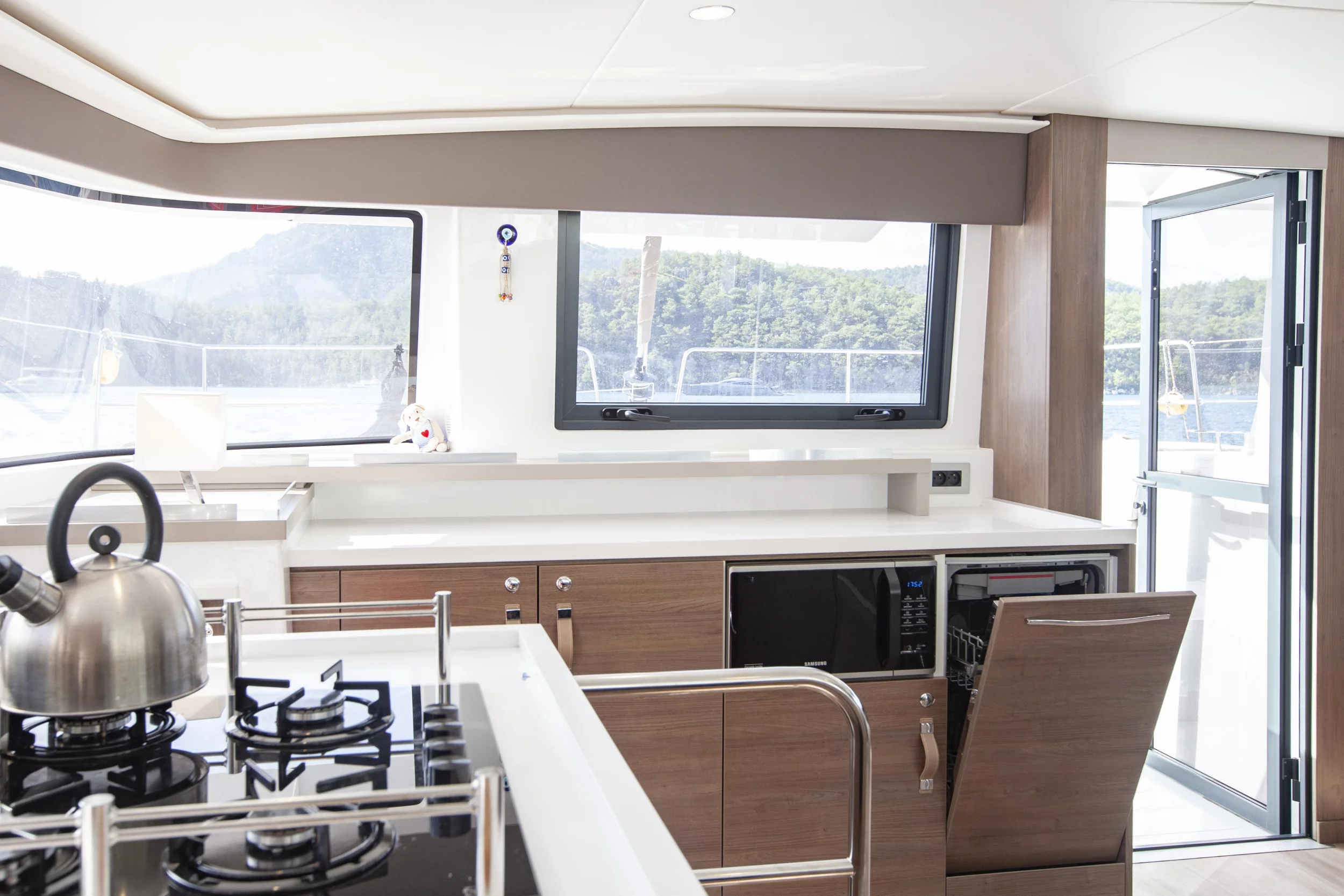 Bali 4.6 (Rhapsody in Blue) Galley - 15