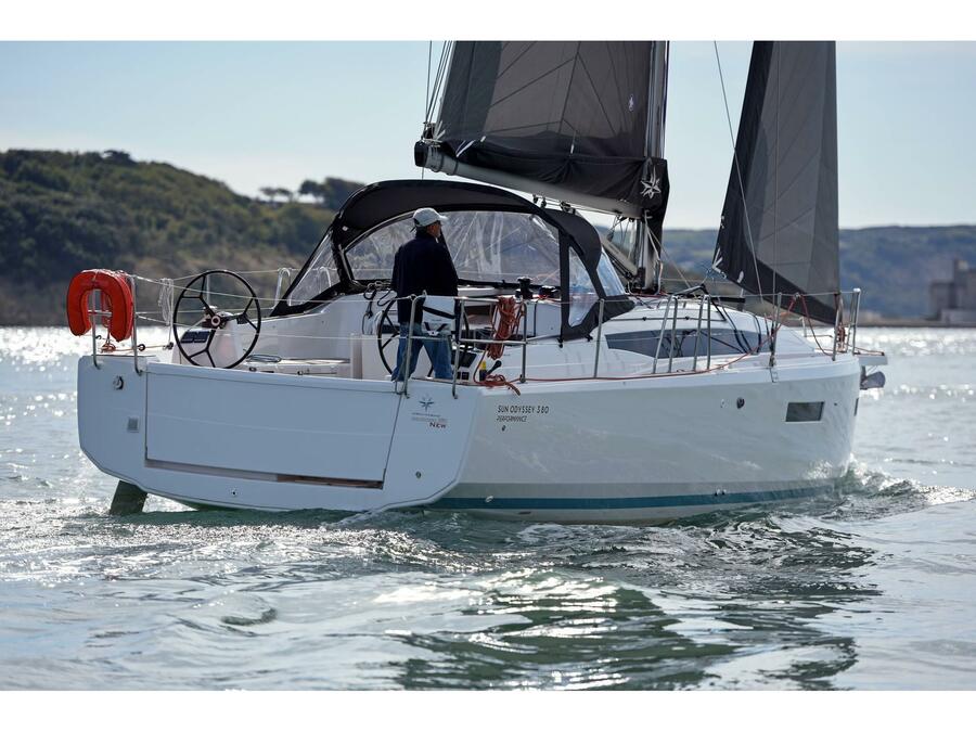 Photo #86 - SUN ODYSSEY 380 (ELWING) in Port du Crouesty - 26911