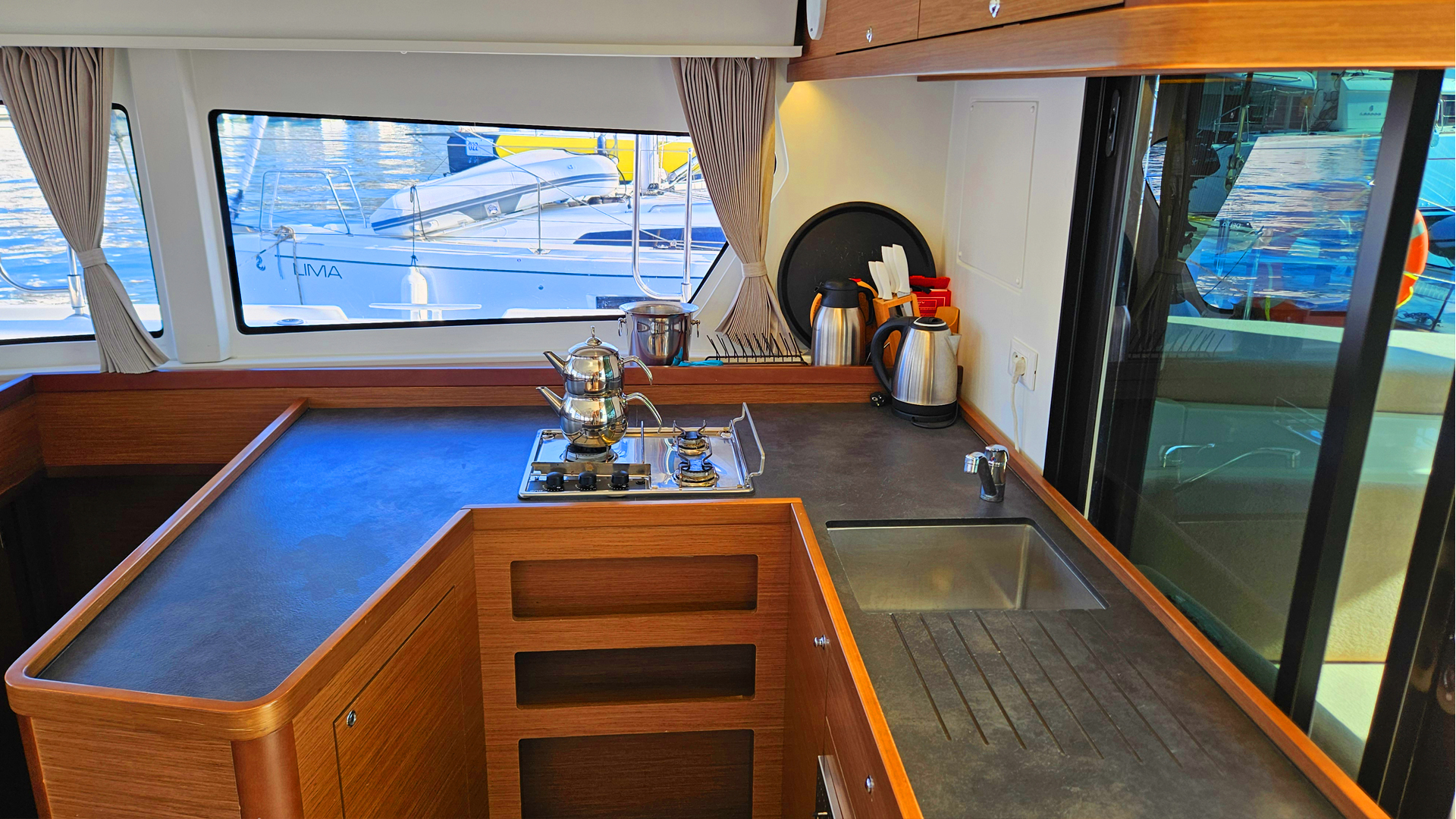 Lagoon 42 — photo 18