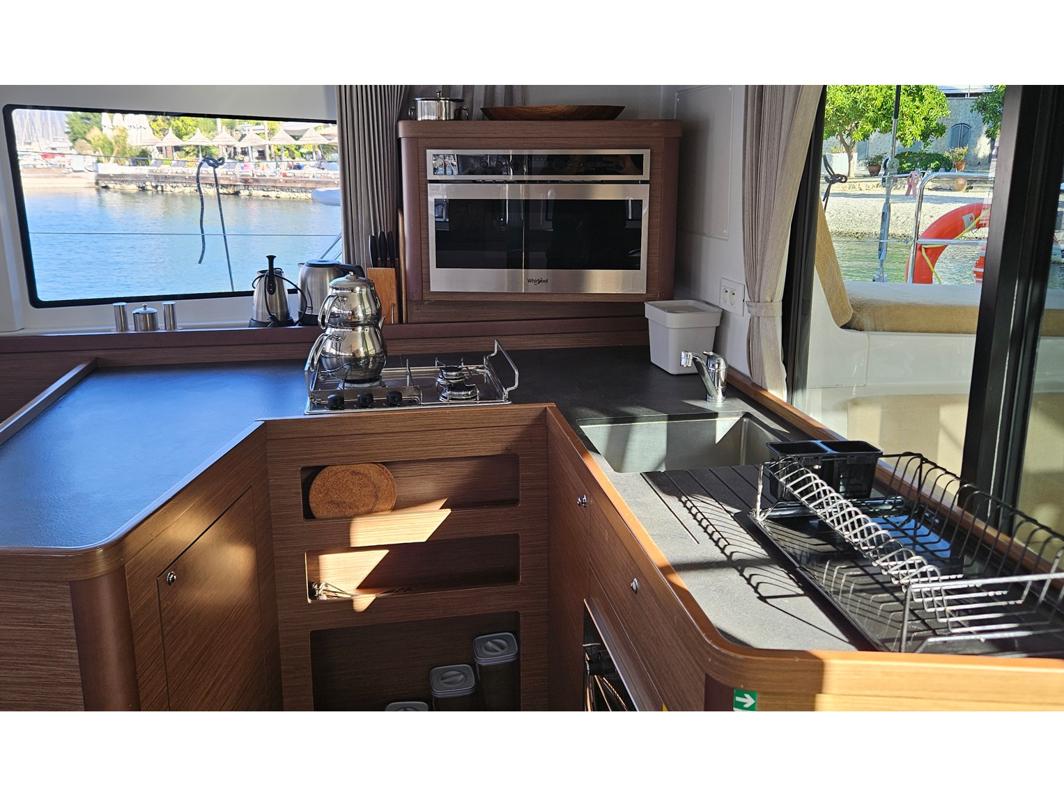 Lagoon 42 — photo 13
