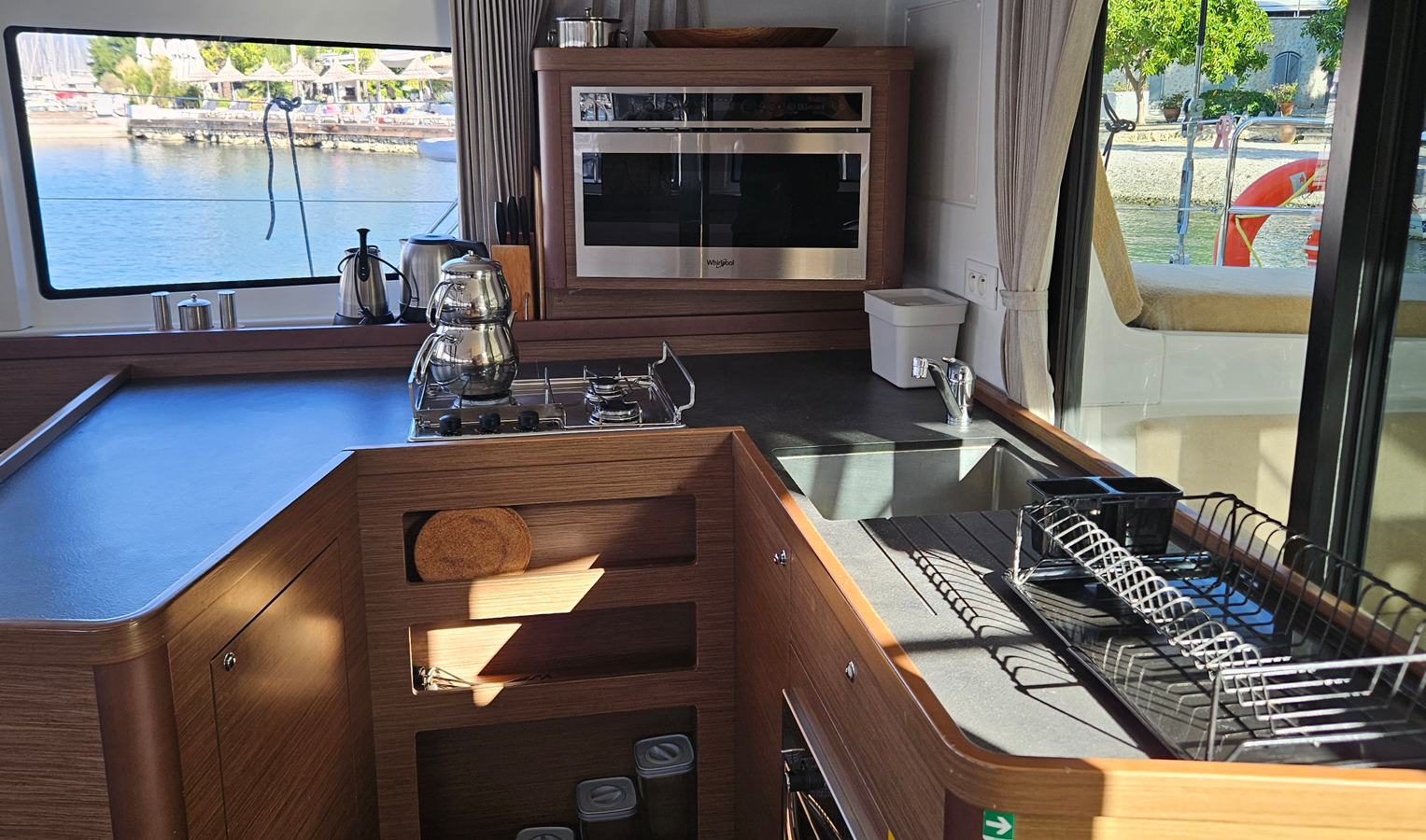 Lagoon 42 — photo 10