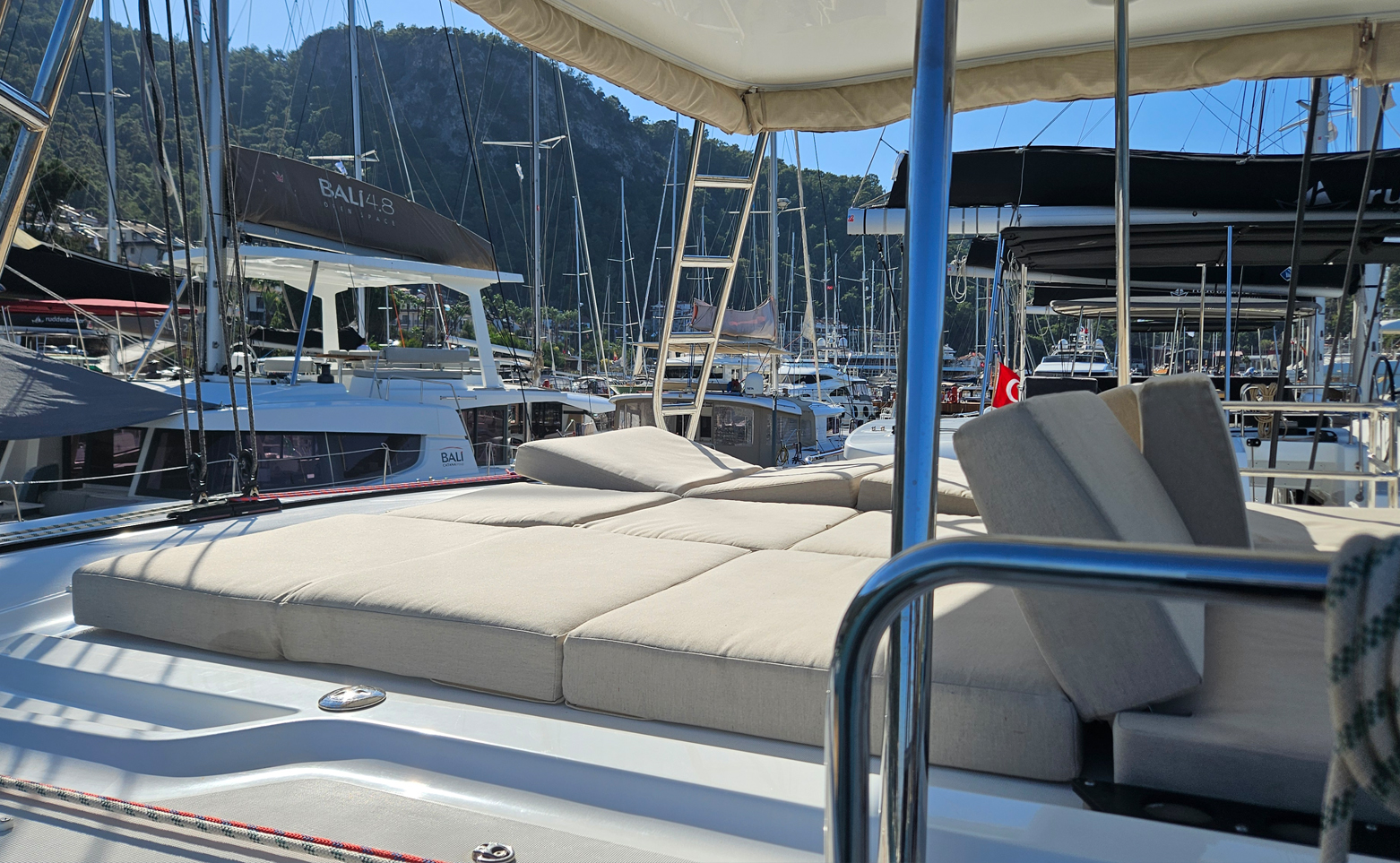 Lagoon 50 Owner's Version — photo 3
