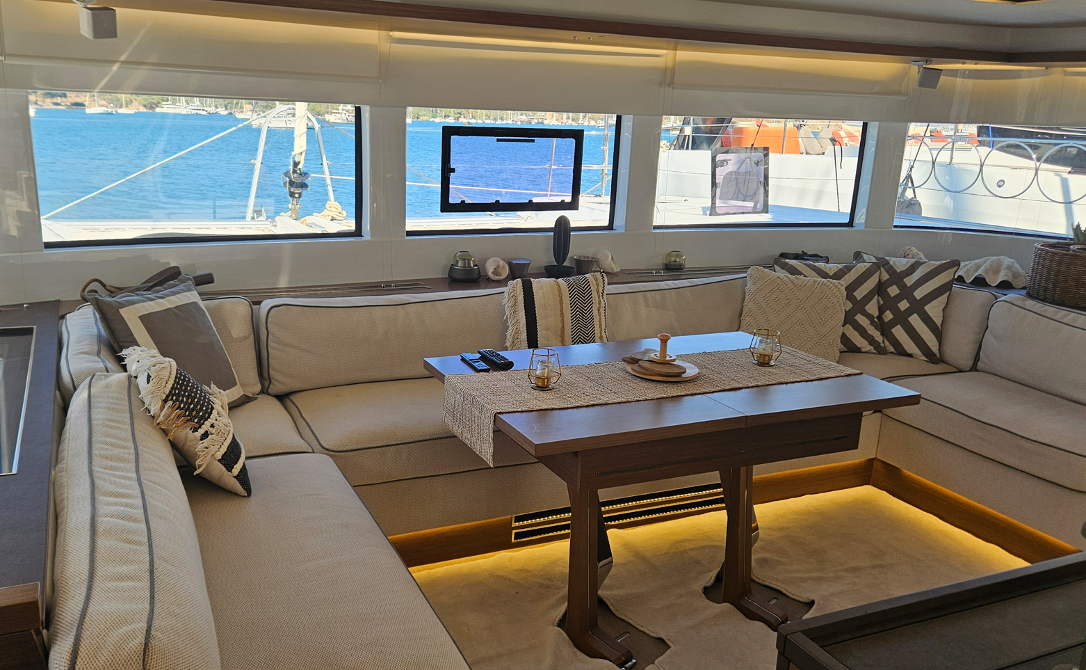 Lagoon 50 Owner's Version — photo 7
