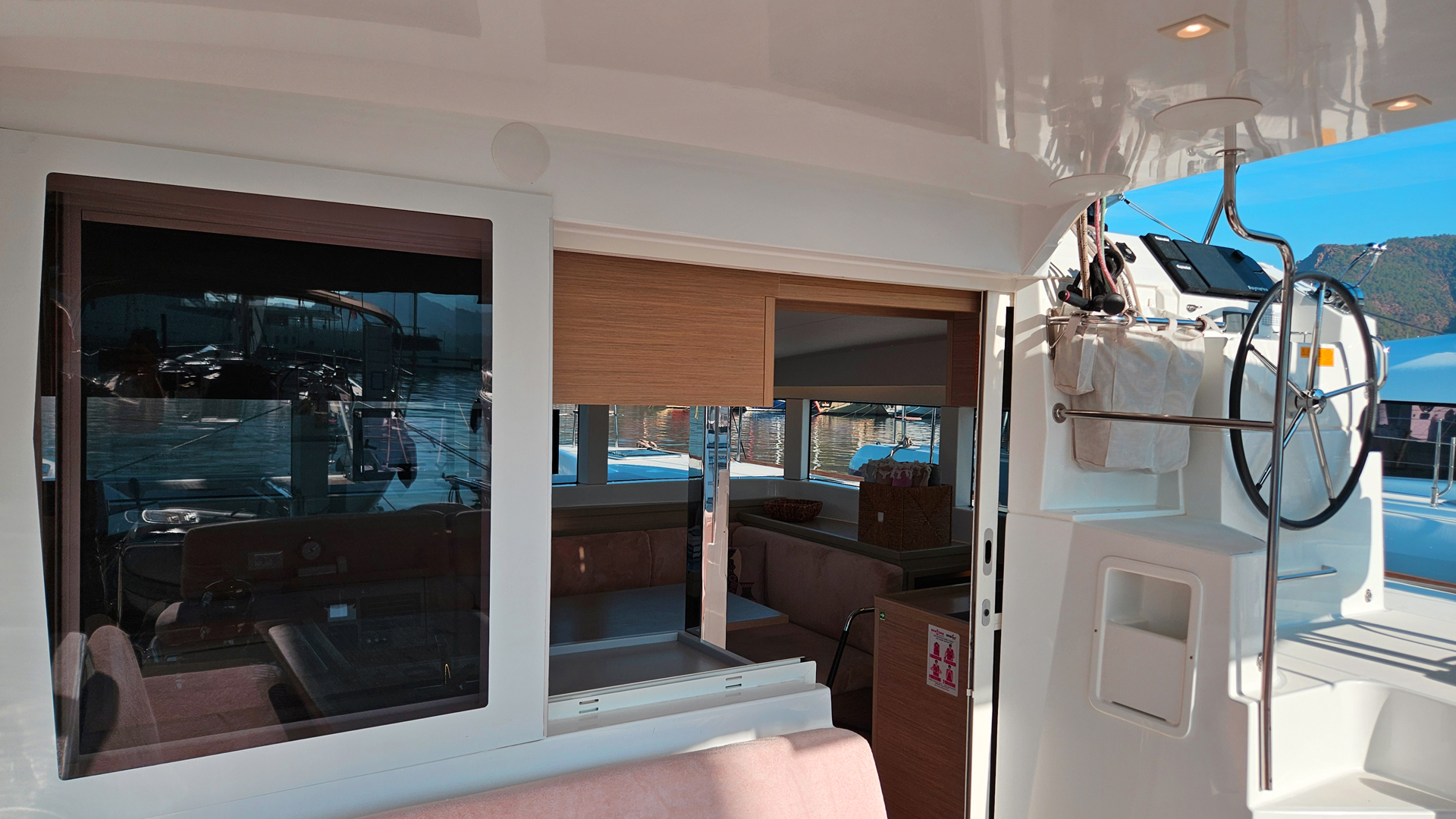Lagoon 40 — photo 17