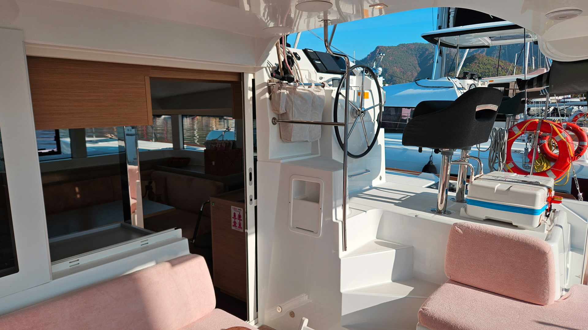 Lagoon 40 — photo 8