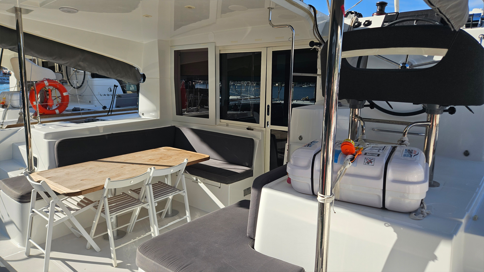 Lagoon 40 — photo 7