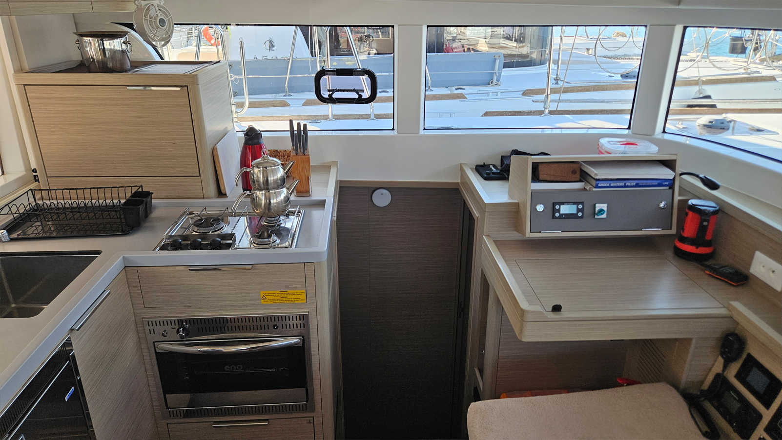 Lagoon 40 — photo 10
