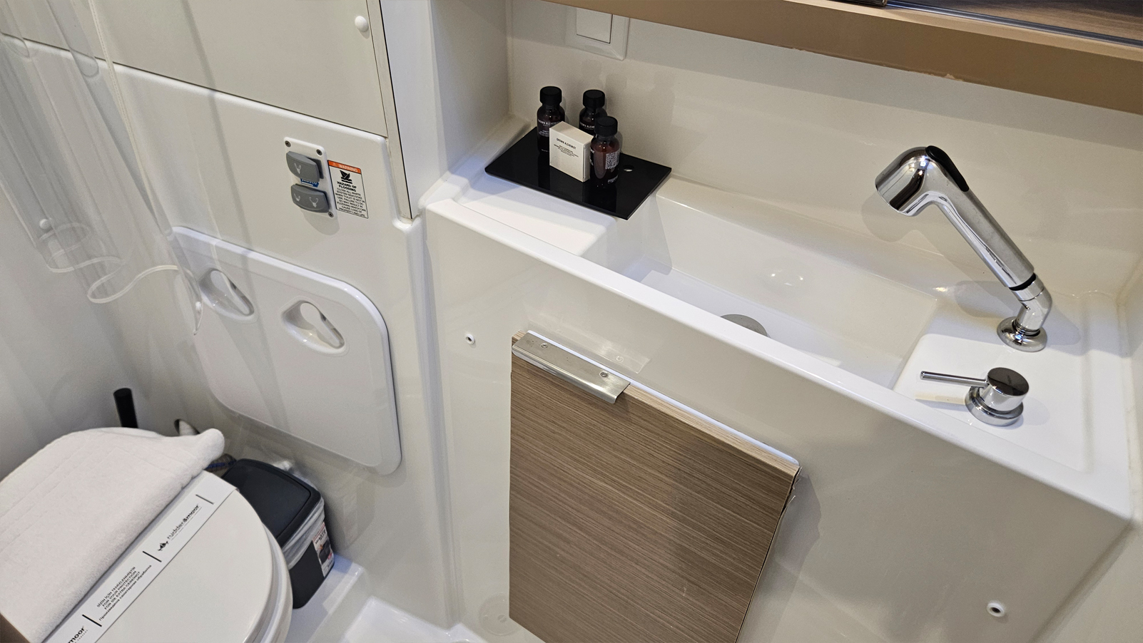 Lagoon 40 — photo 13