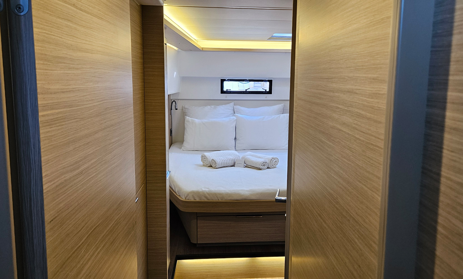 Lagoon 46 — photo 3