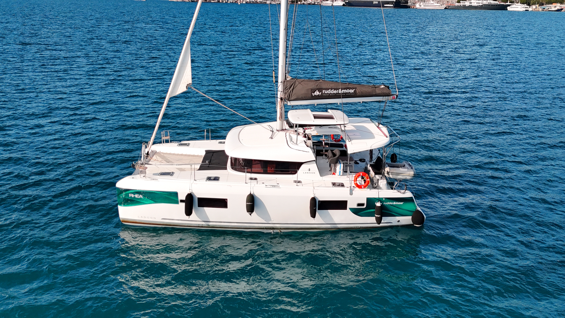 Lagoon 42 — photo 8