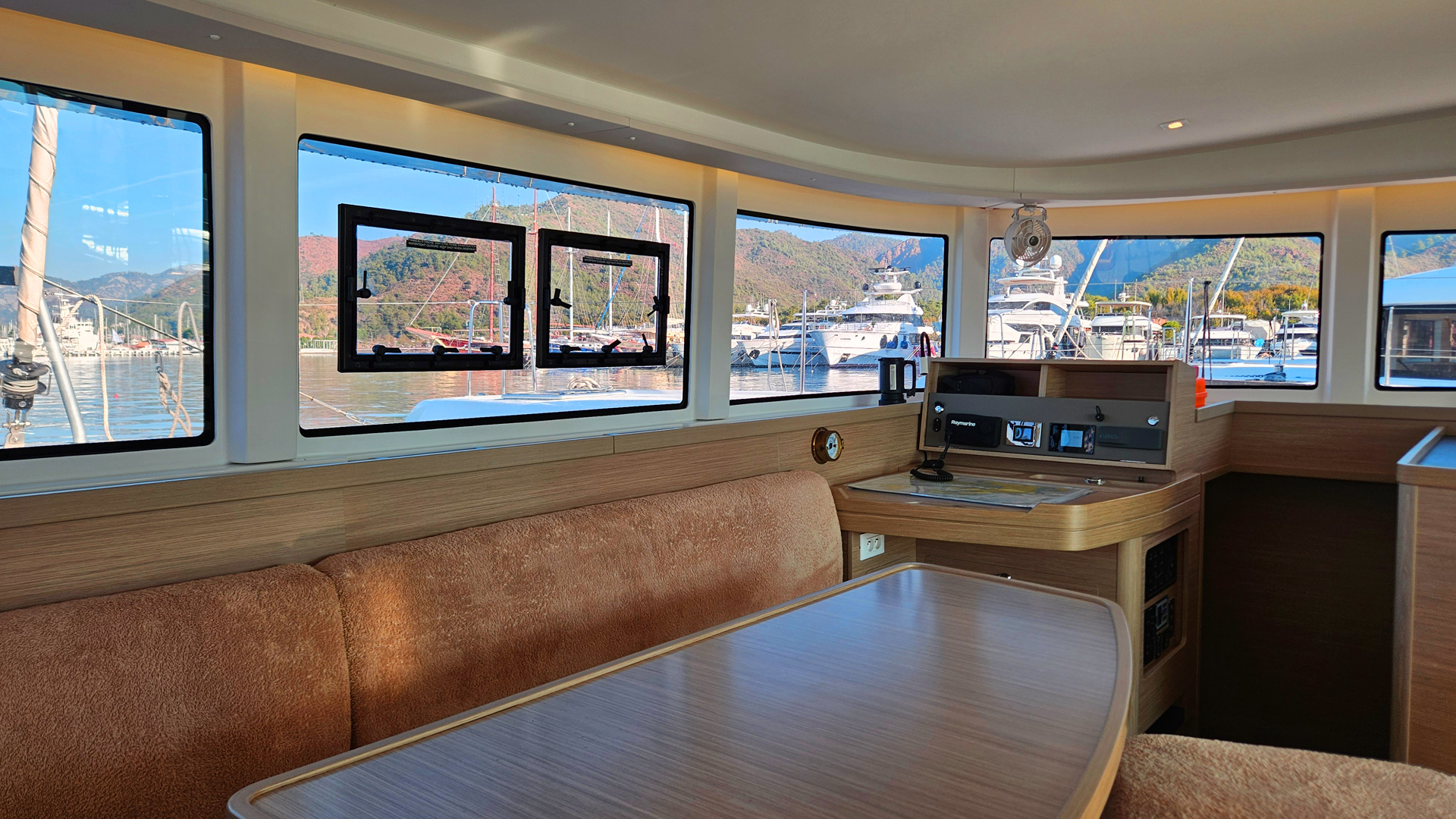 Lagoon 42 — photo 16