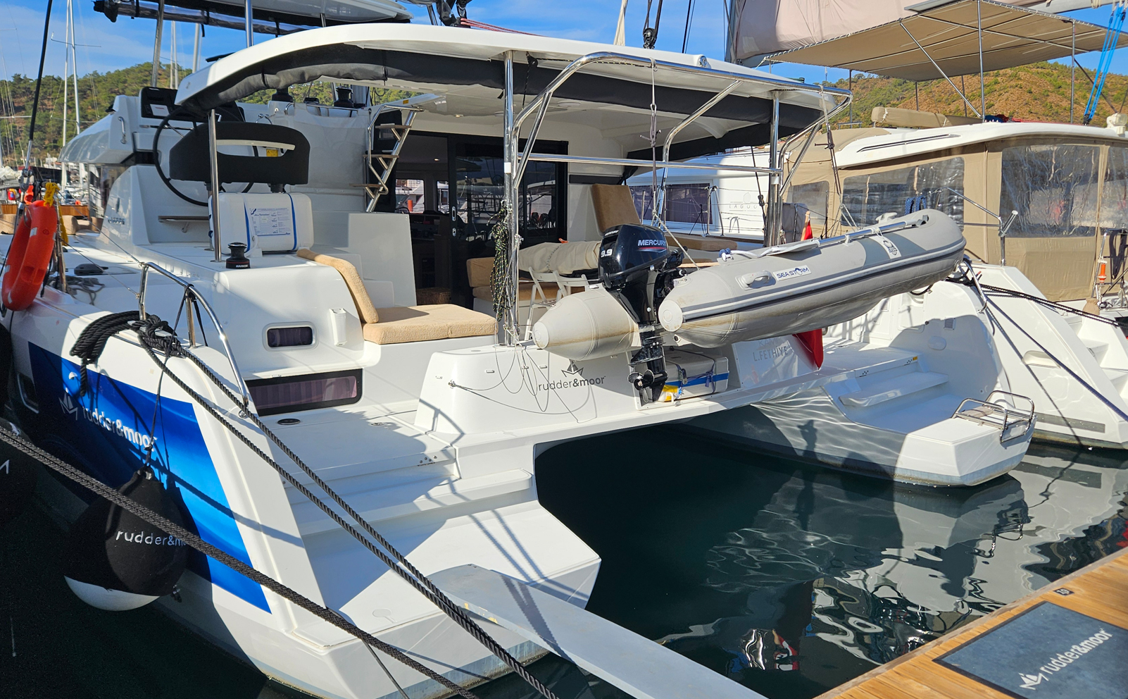 Lagoon 42 — photo 12