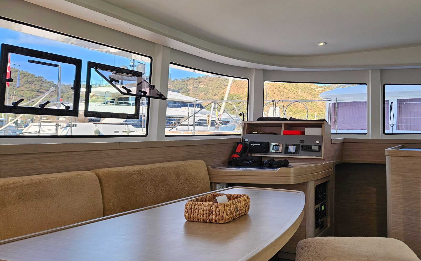 Lagoon 42 — photo 15
