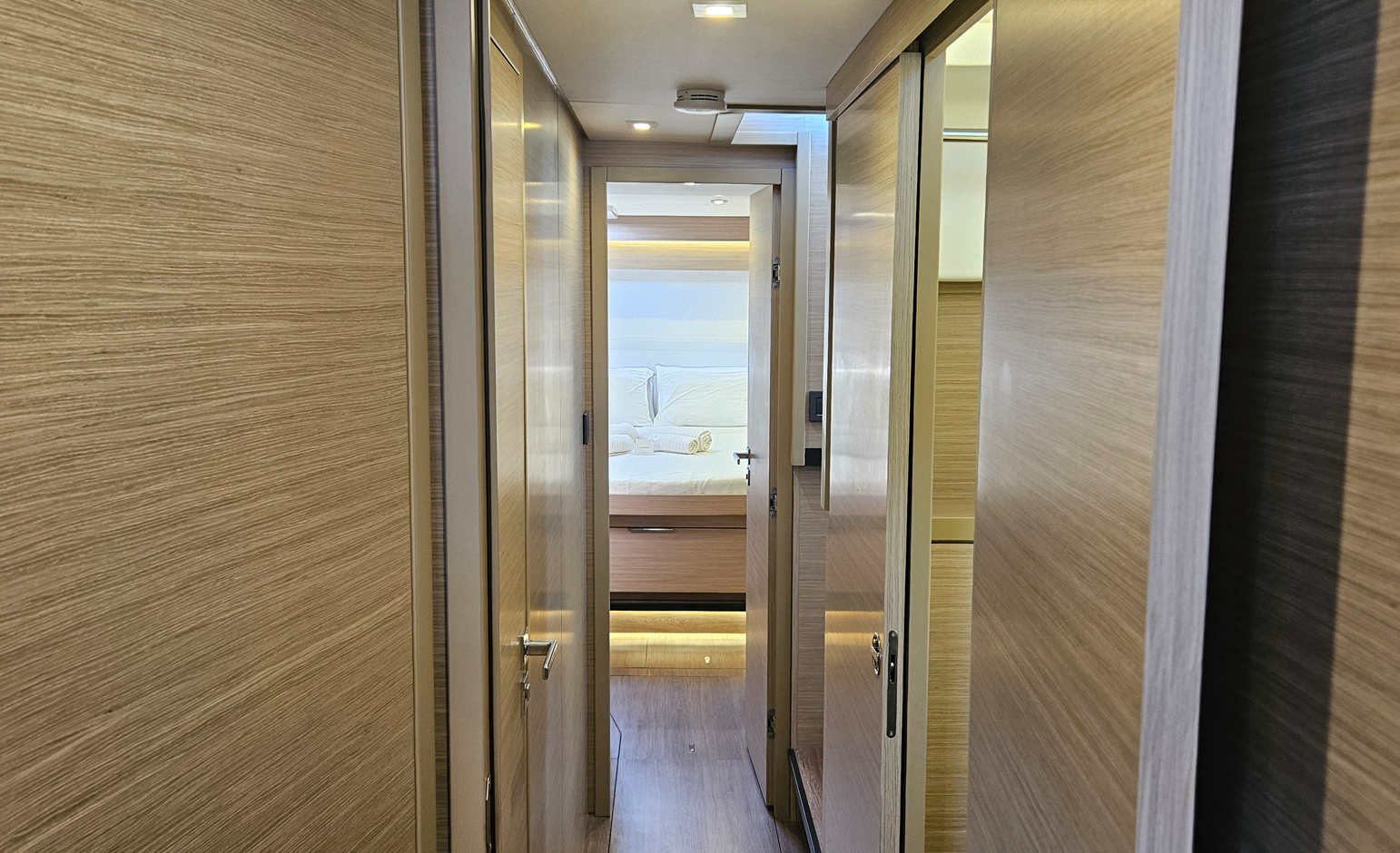 Lagoon 51 — photo 14