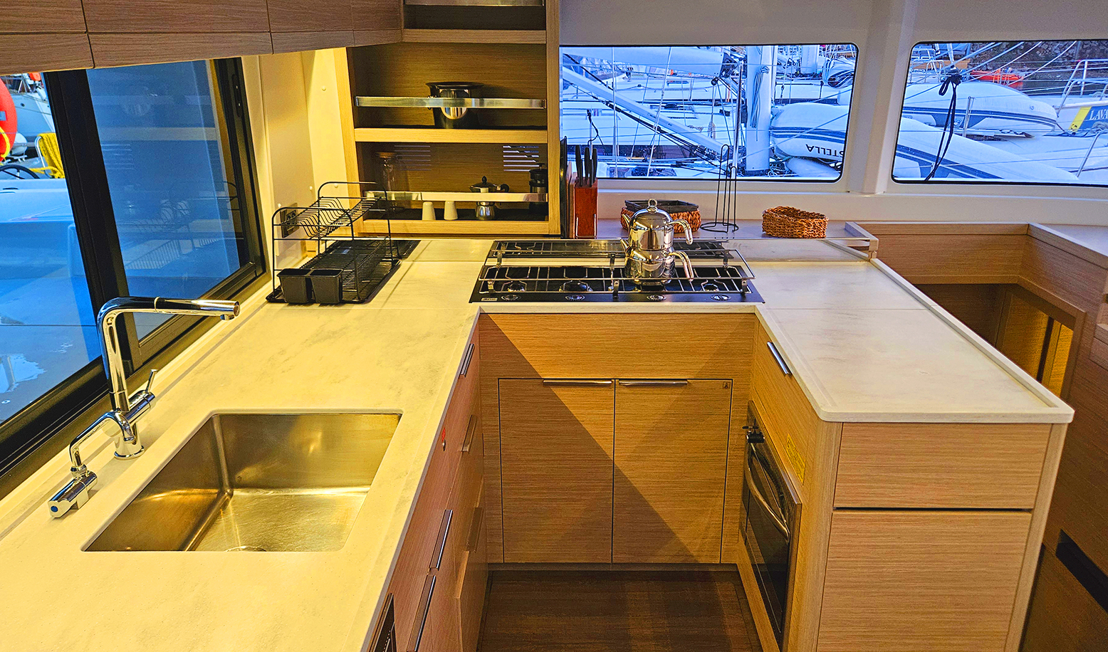 Lagoon 46 — photo 11