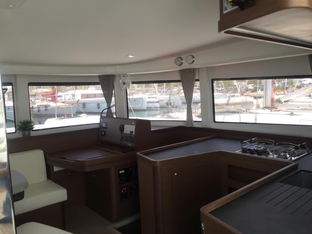 Lagoon 42[G] — photo 15
