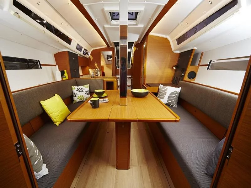 Sun Odyssey 349 () Interior image - 4