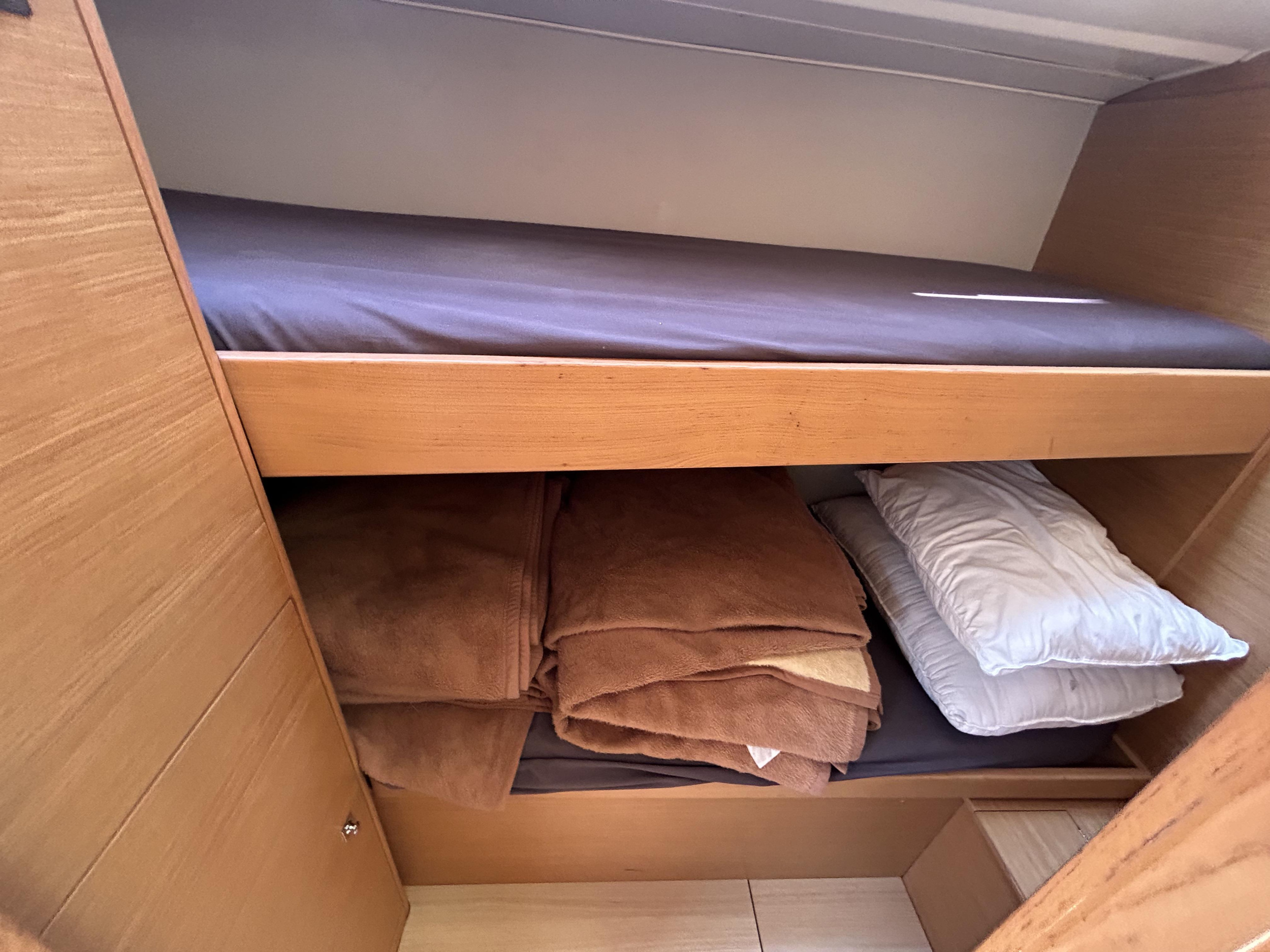 Dufour 430 Grand Large — photo 17