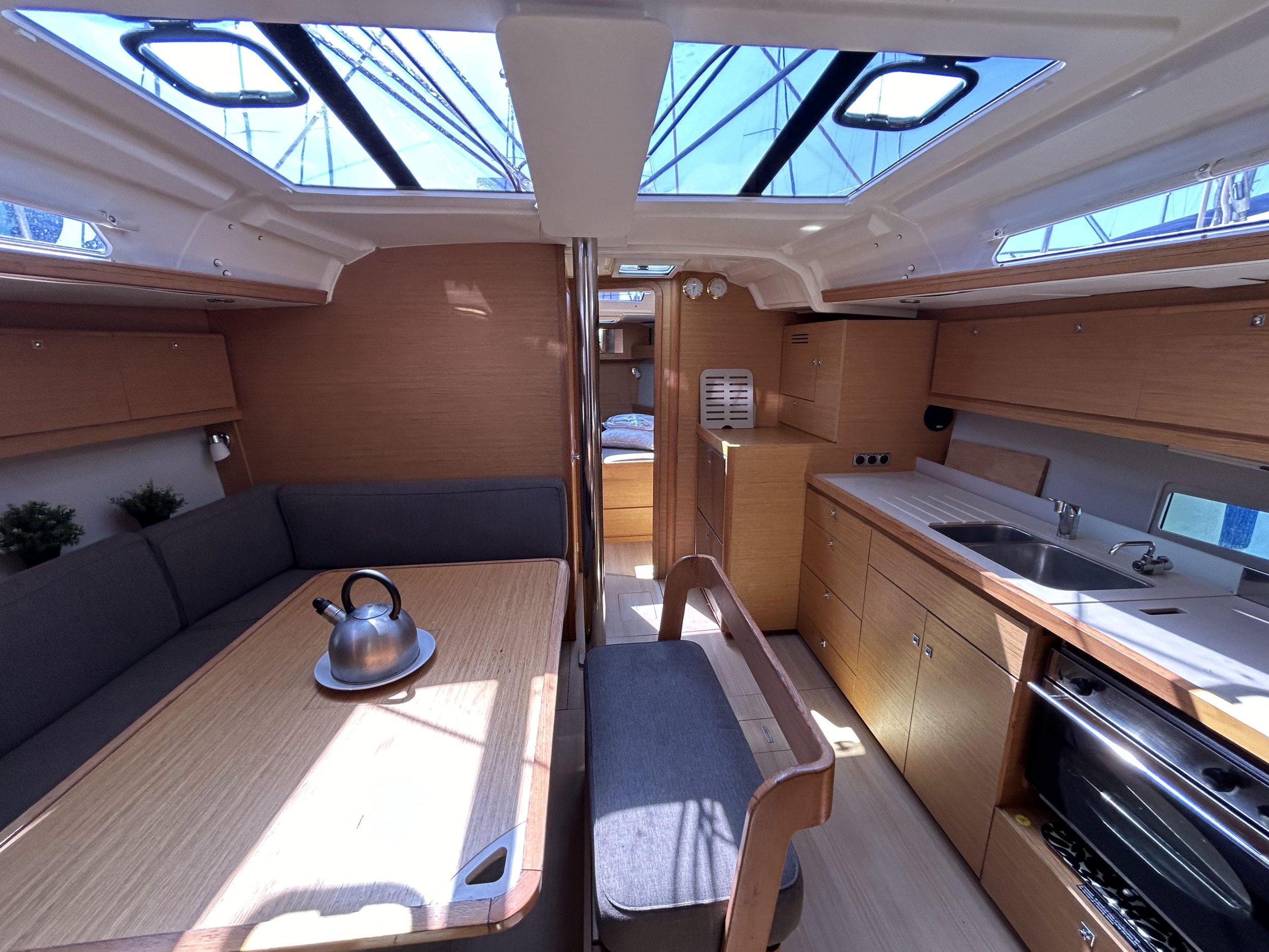 Dufour 430 Grand Large — photo 13